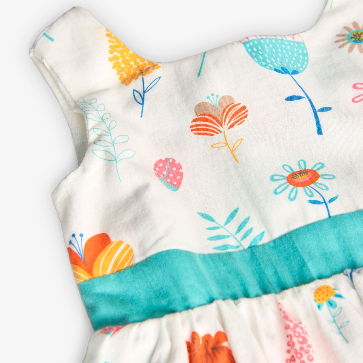 Vestido satén jardín para mini niña