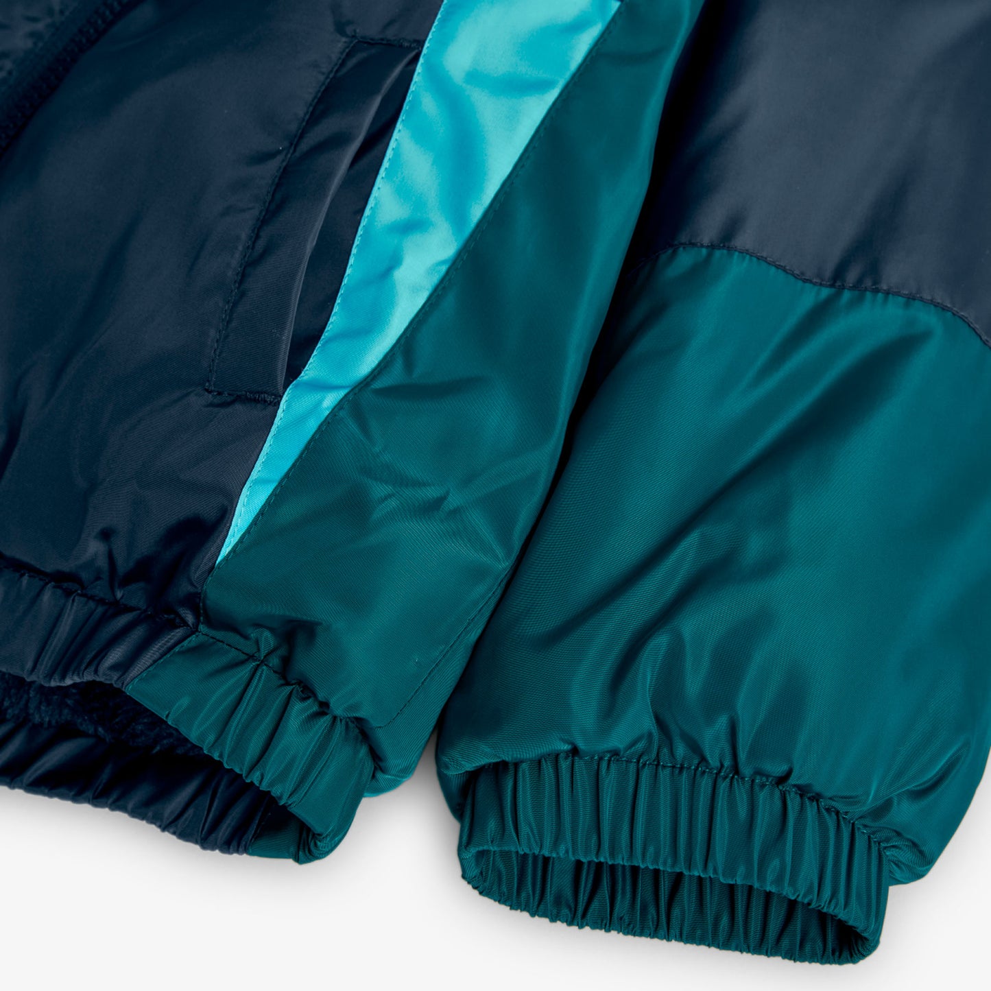Chamarra impermeable azul billar niño jr