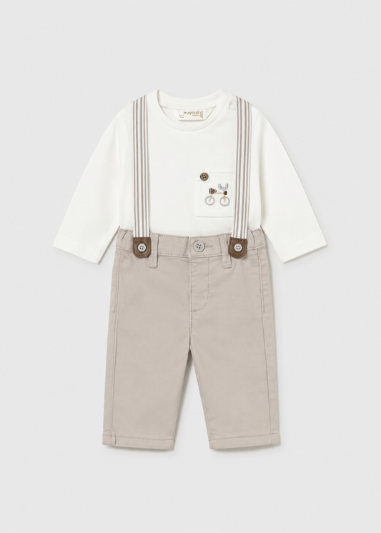 Conjunto playera con pantalón largo beige y tirantes recién nacido