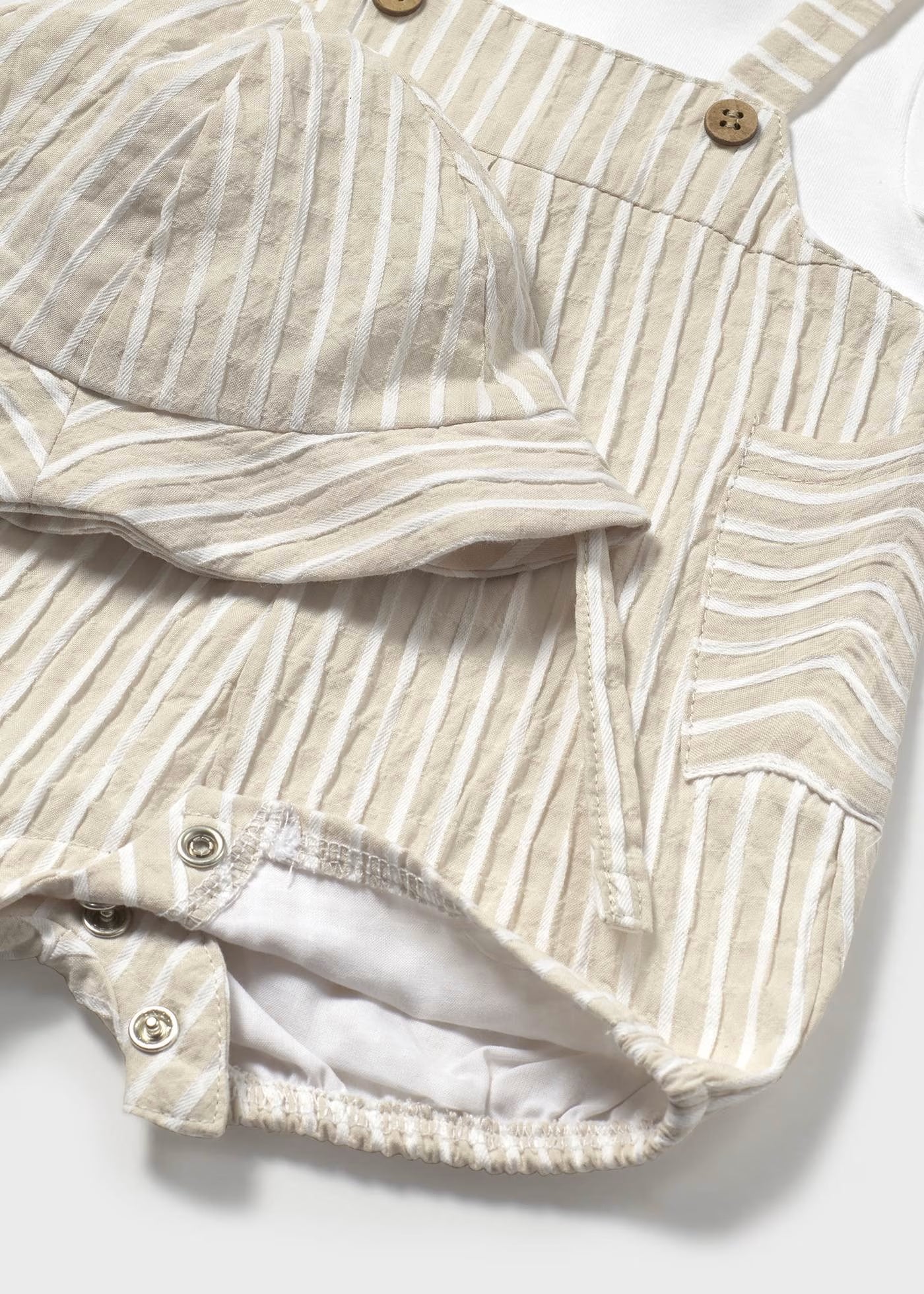 Pelele corto y gorro beige recién nacido