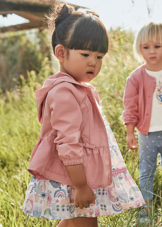 Rompevientos rosa con capucha bebé niña