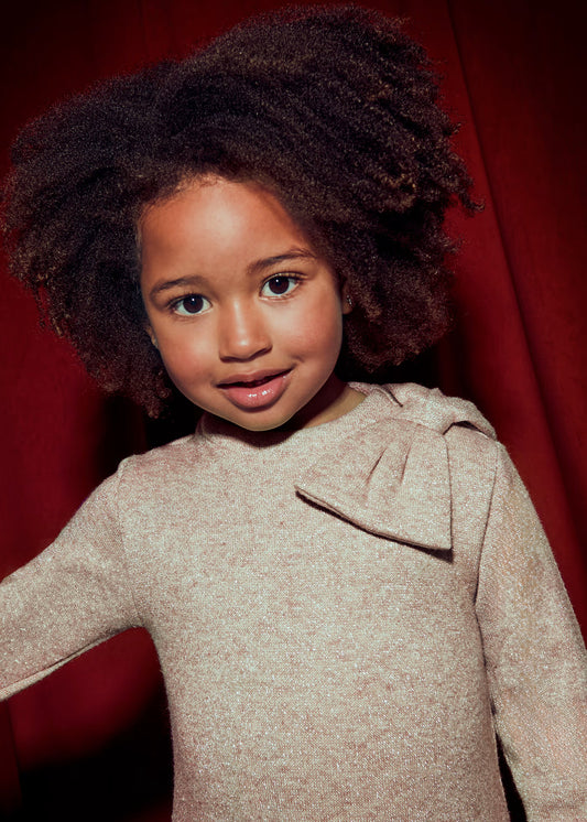Vestido beige tricot moño mini niña