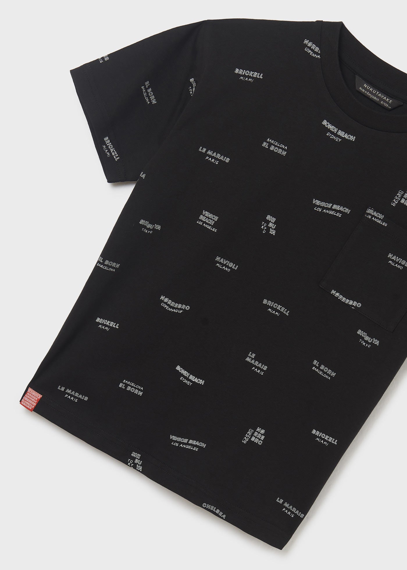 Playera negra con estampado de algodón sostenible para niño jr