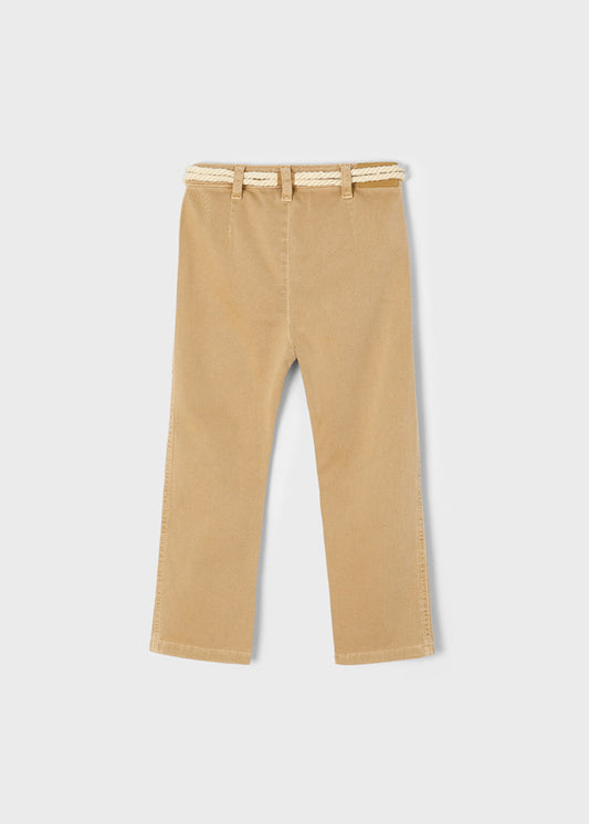 Pantalón largo slim fit con cinturón mini niña