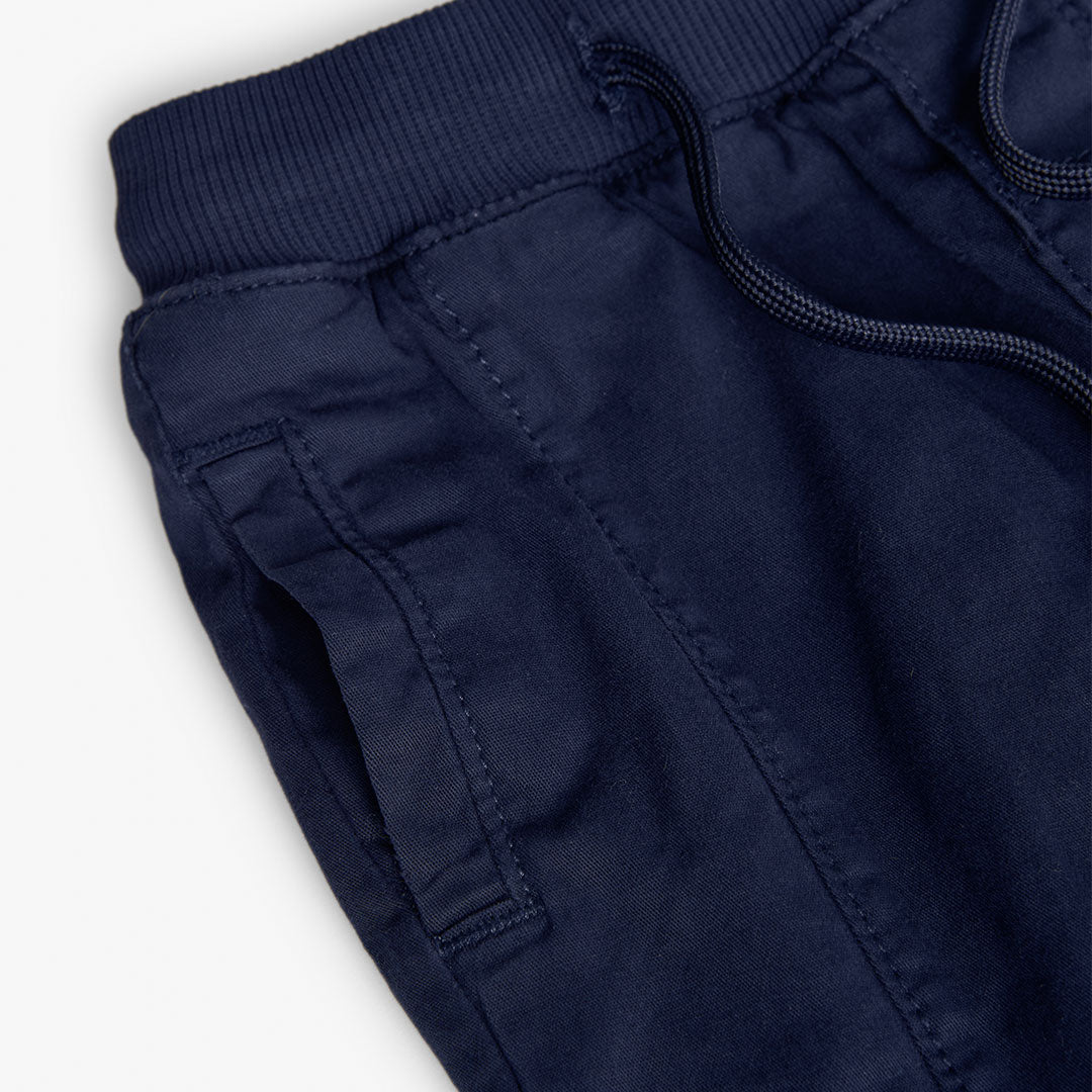 Pantalón jogger gabardina azul marino mini niño