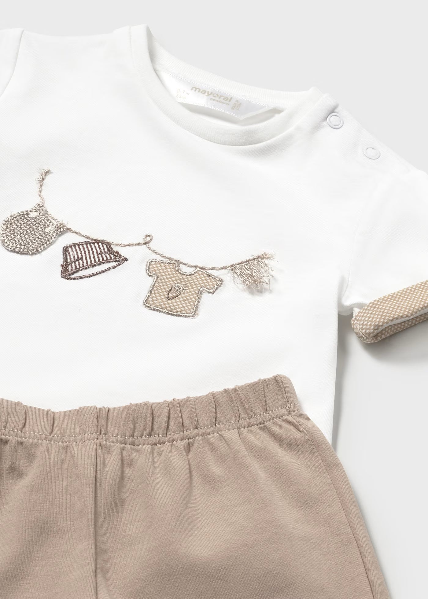 Conjunto 4 piezas short beige recién nacido