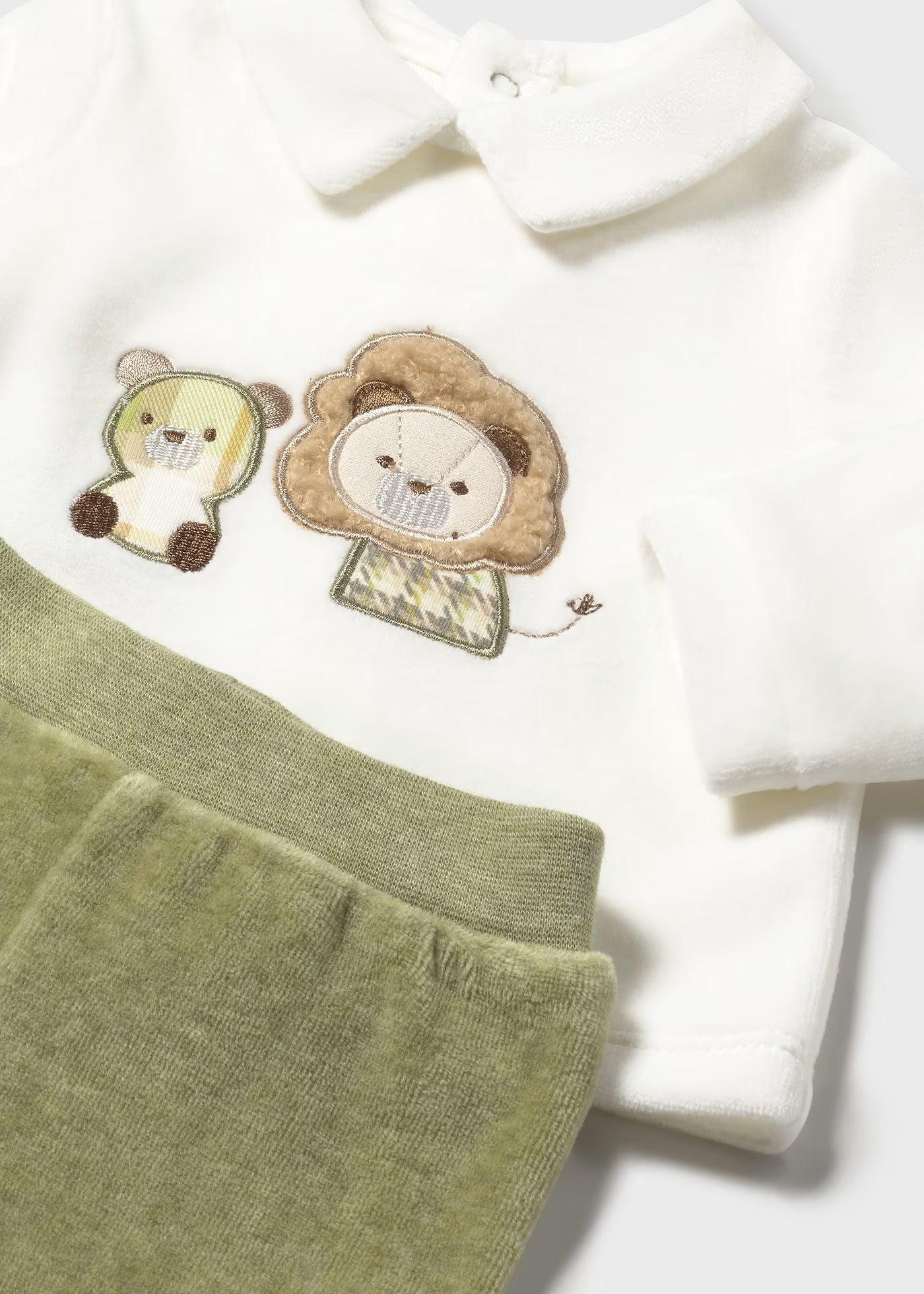 Conjunto pantalón tundosado verde recién nacido