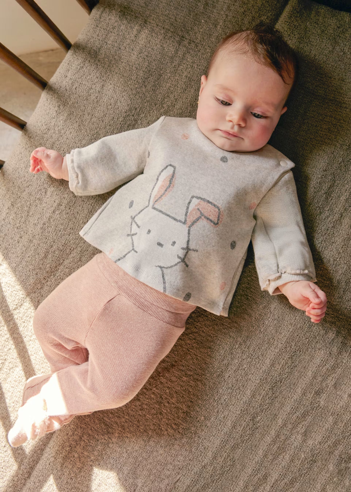 Conjunto pantalón y sudadera rosa conejito recién nacida