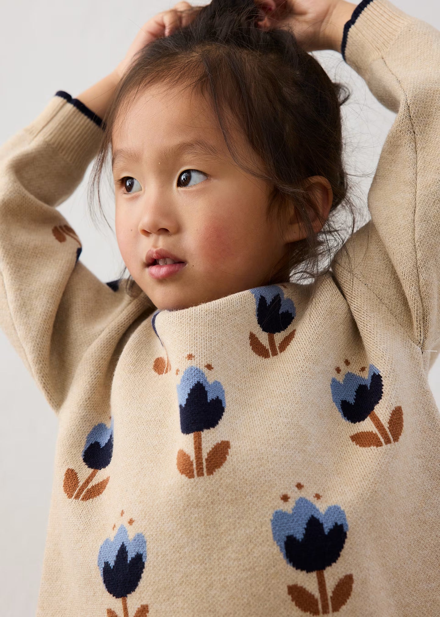 Conjunto pantalón y suéter marino mini niña