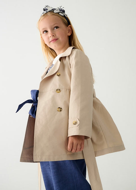 Gabardina arena con cinturón mini niña