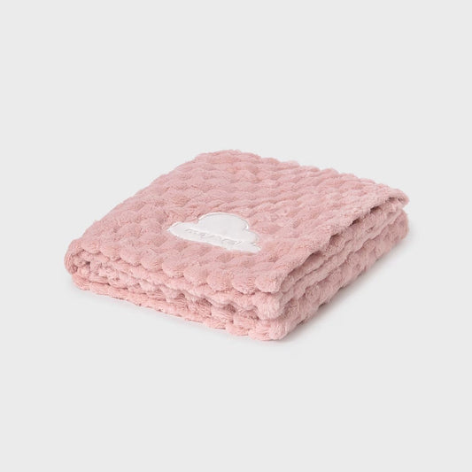 Cobija pelo rosa recién nacida