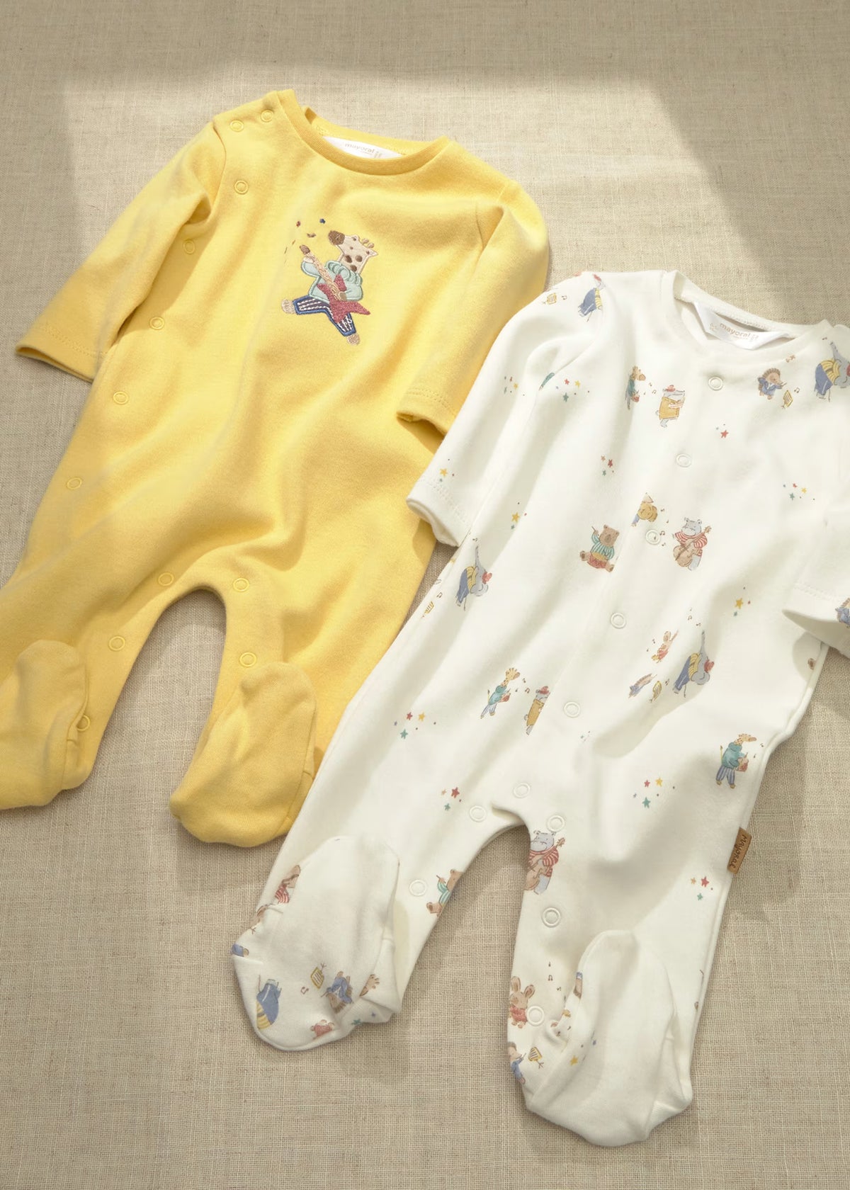 Set 2 pijamas largas amarillo recién nacido