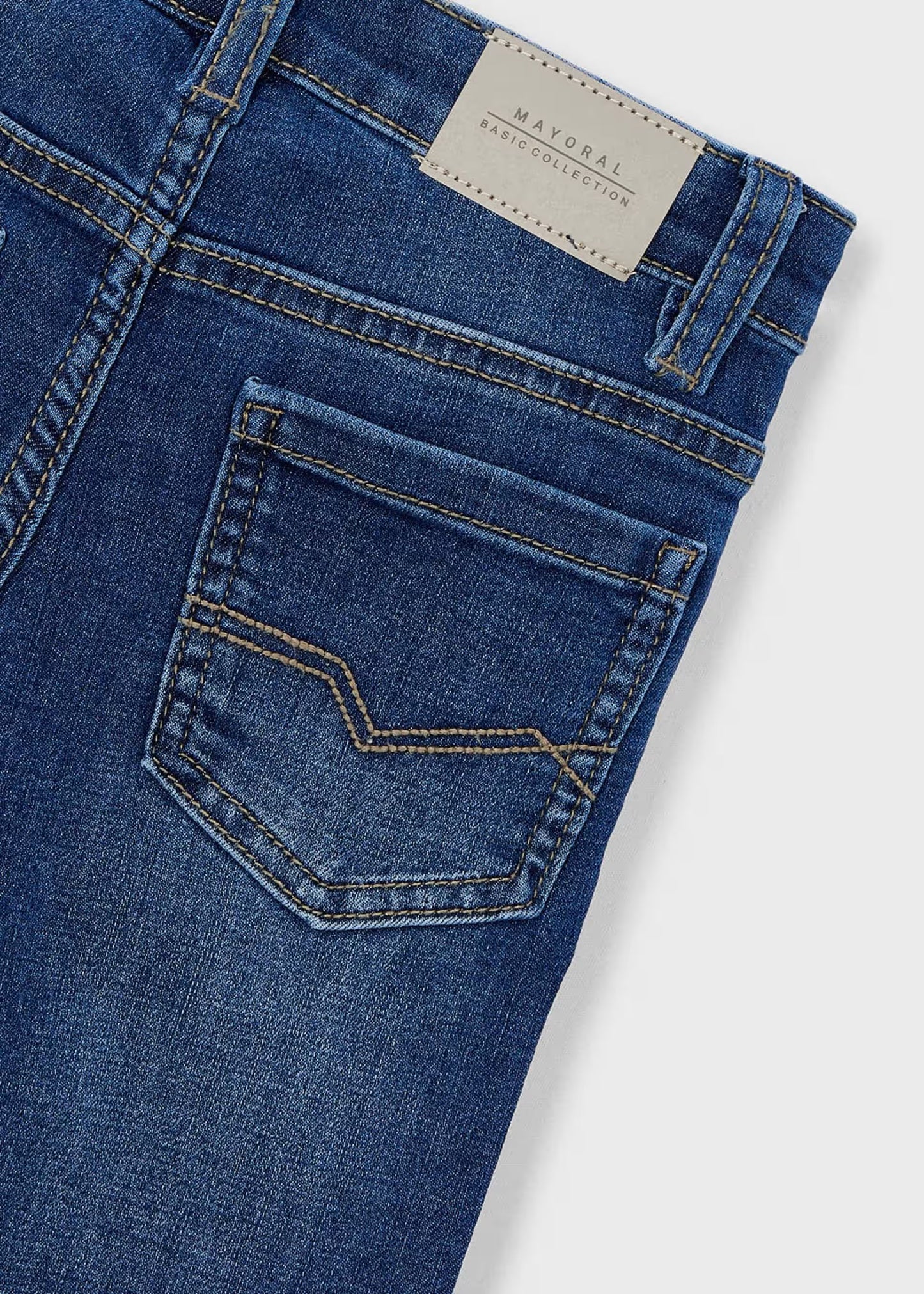 Pantalón de mezclilla slim fit básico mini niño