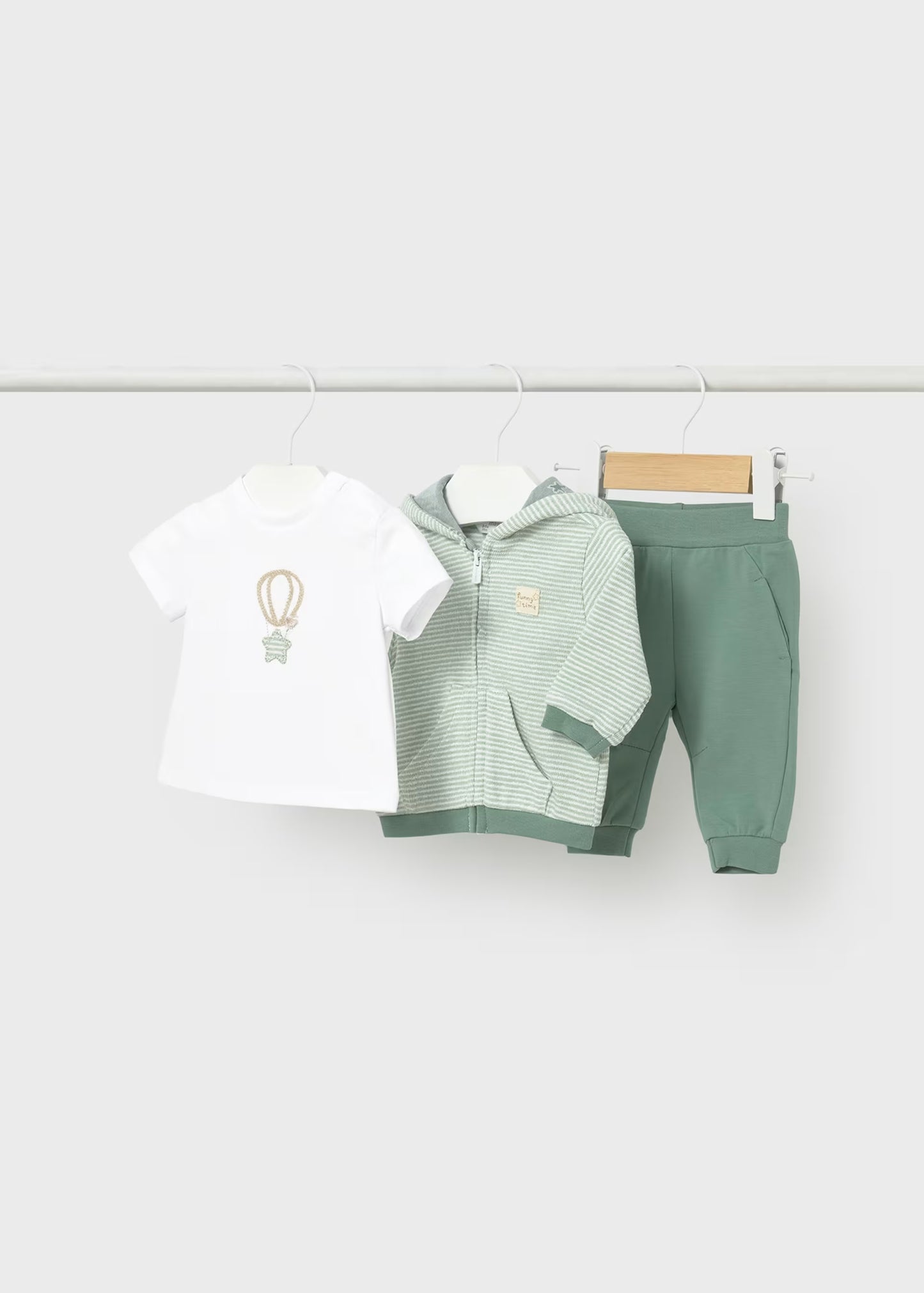 Conjunto pants verde con playera recién nacido