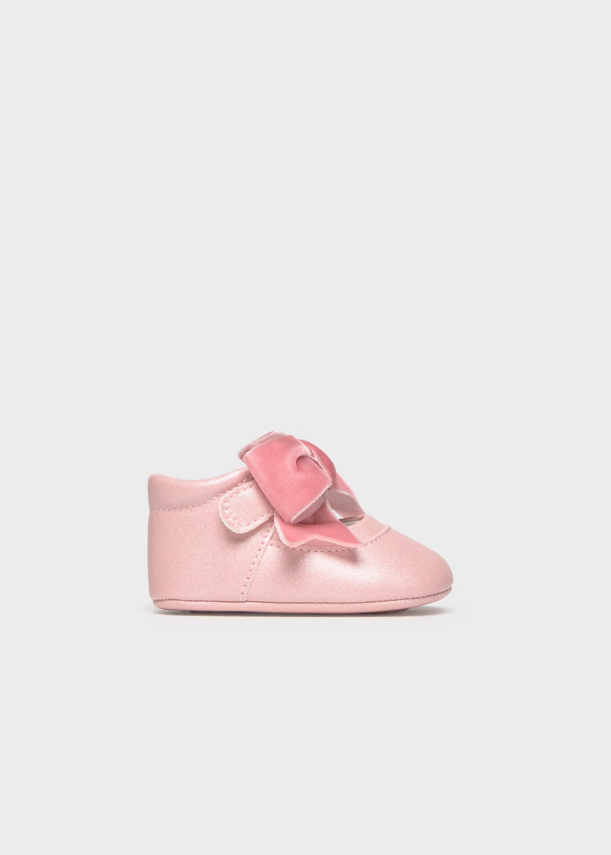 Zapatitos moño rosa recién nacida