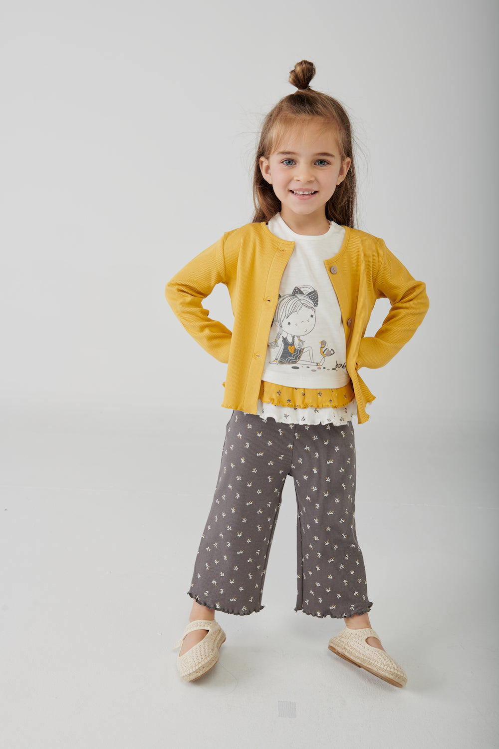Pantalón canalé fantasía estampado mini niña